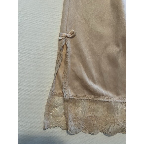 Vintage Vassarette Tan/Beige Half Slip With Slide Split And Lace Trim Large - Picture 2 of 7